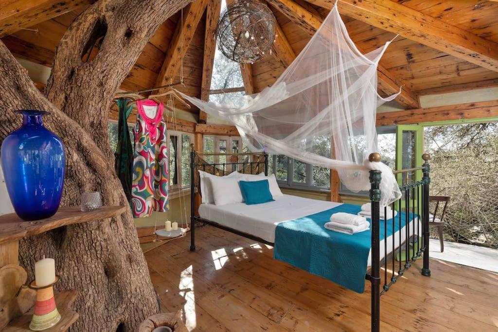 Margaritis'S Treehouse Villa Paramónasz Kültér fotó