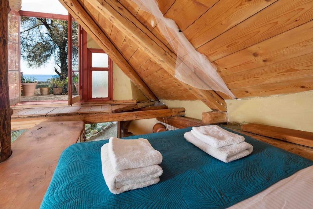 Margaritis'S Treehouse Villa Paramónasz Kültér fotó